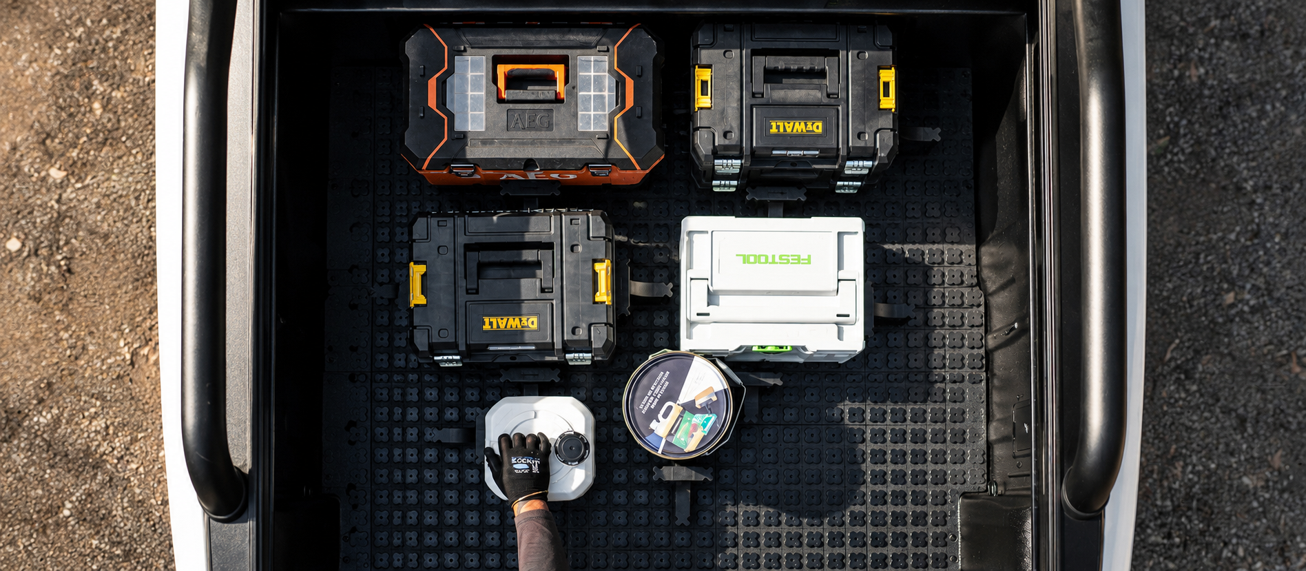 Ford Ranger tub dimensions with LockNMat modular tile layout